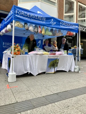 Der fertig aufgebaute Stand des Förderverein Palliativstation Delmenhorst e.V. vom Kartoffelfest 2025